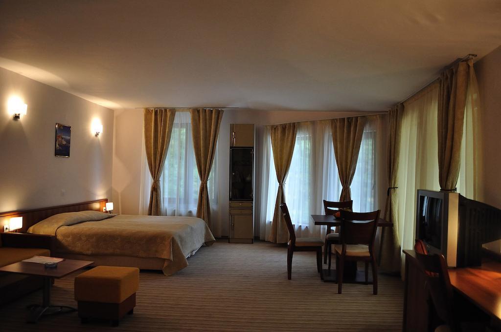 Fisherman'S Hut Family Hotel Beden 객실 사진