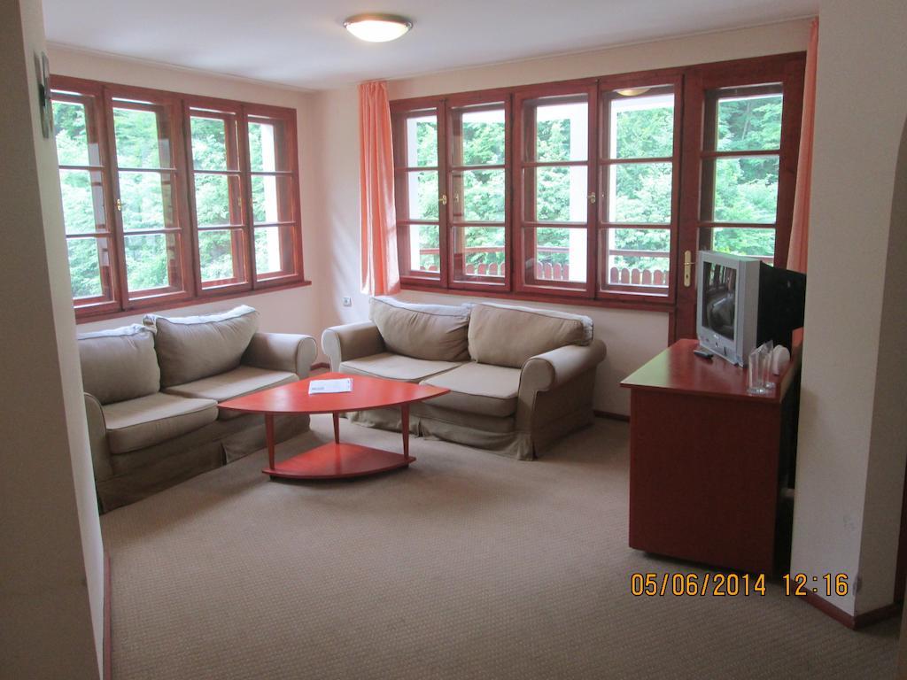 Fisherman'S Hut Family Hotel Beden 객실 사진
