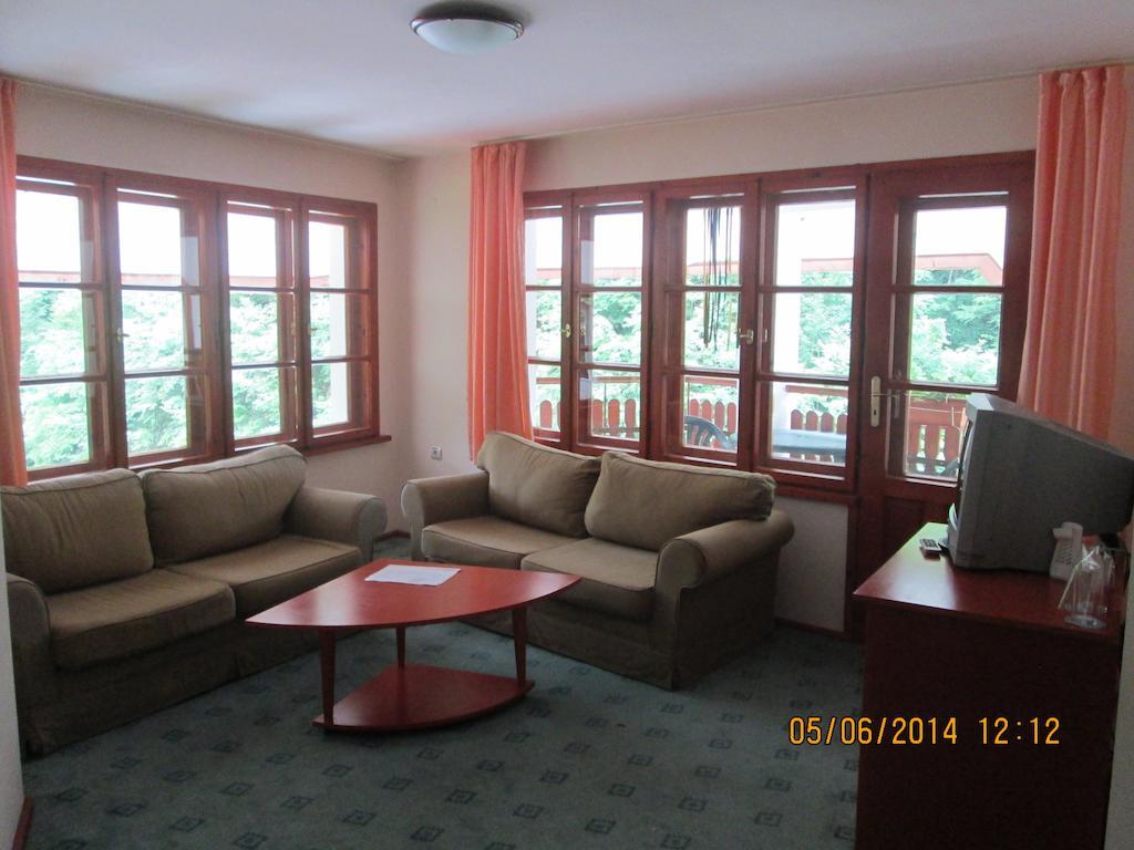 Fisherman'S Hut Family Hotel Beden 객실 사진
