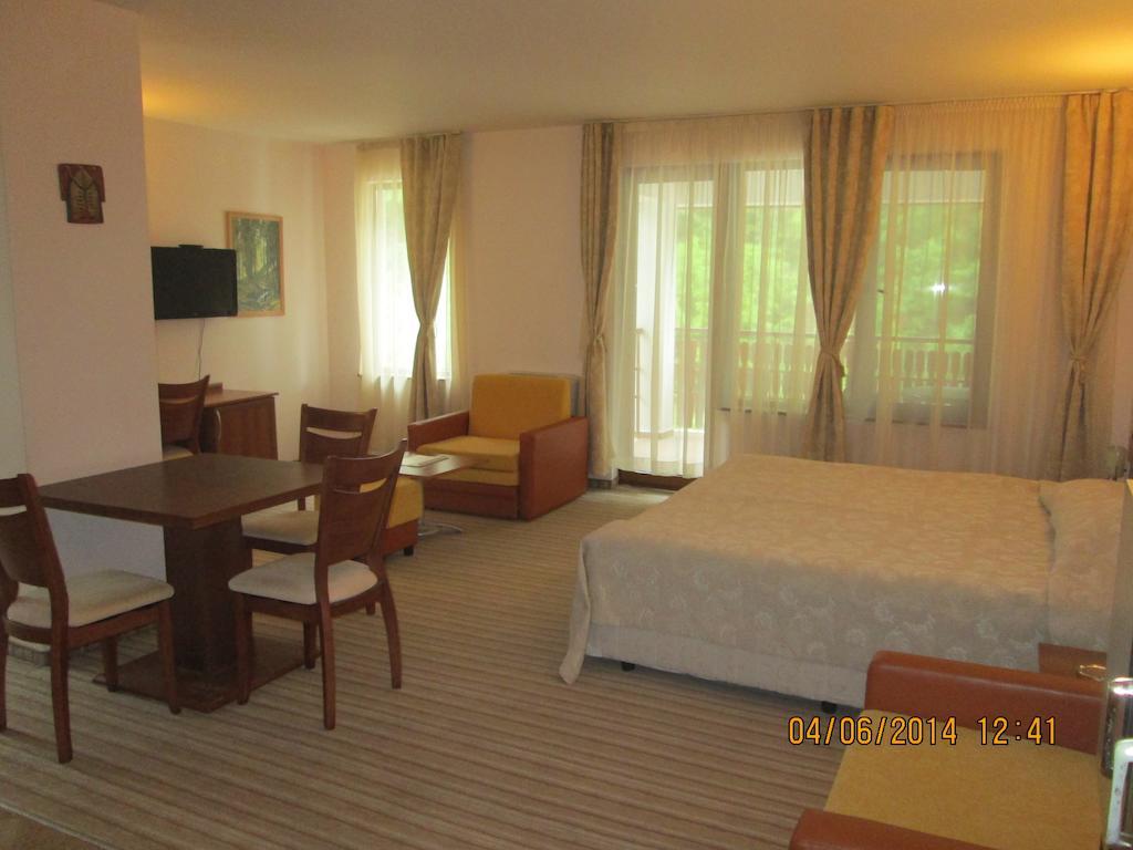 Fisherman'S Hut Family Hotel Beden 객실 사진