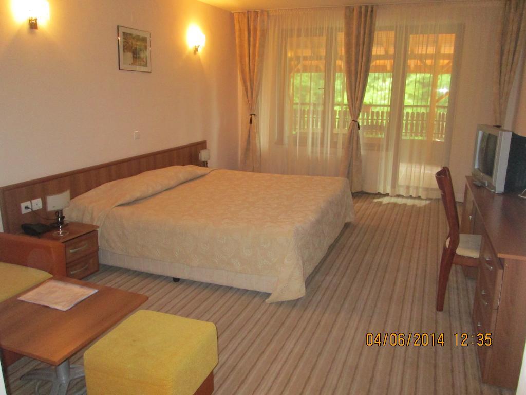 Fisherman'S Hut Family Hotel Beden 객실 사진