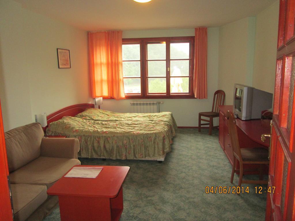 Fisherman'S Hut Family Hotel Beden 객실 사진